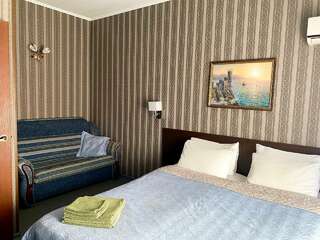 Гостиница Приморская Ейск Стандартный четырехместный номер-7