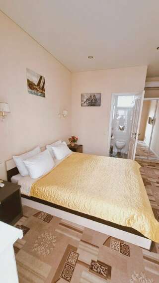 Гостиница Приморская Ейск Двухместный номер эконом-класса с 1 кроватью или 2 отдельными кроватями-7