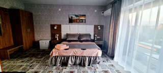 Гостиница Приморская Ейск Стандартный четырехместный номер-15